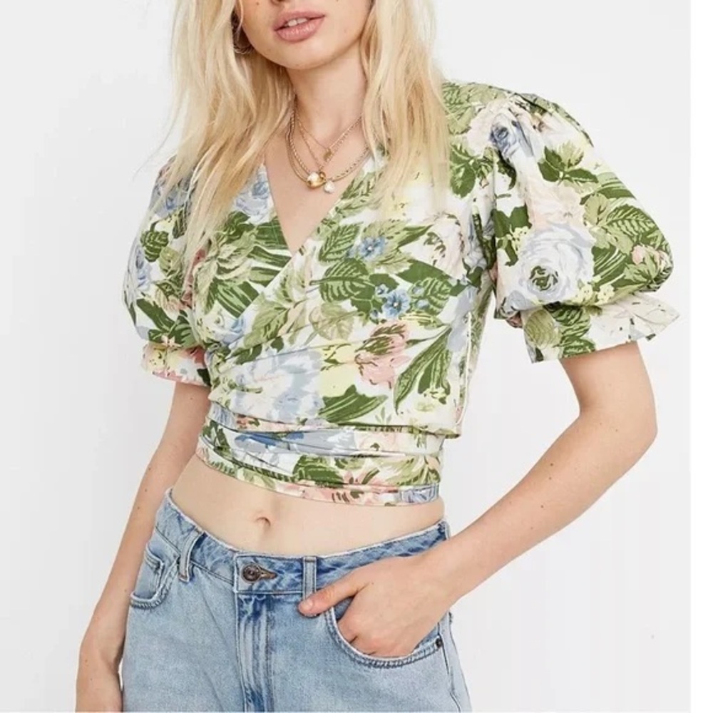 UO • Sally Floral Poplin Wrap Top